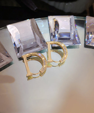 Pendientes de aro tipo D con circonitas de aleación de cobre y oro de moda  Pendientes de aro tipo D con circonitas de aleación de cobre y oro de moda