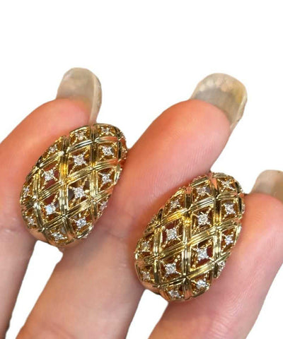 Pendientes de aro con circón calado de aleación de plata esterlina y oro de moda  Pendientes de aro con circón calado de aleación de plata esterlina y oro de moda