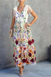 Vestido midi con lazo ajustable en los hombros y apliques florales de Summertime Blooms