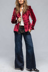 Blazer vintage de terciopelo dorado con bolsillos y mangas largas