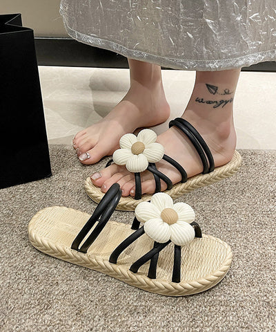 Sandalias con punta abierta y diseño floral en verde para vacaciones en la playa  Sandalias con punta abierta y diseño floral en verde para vacaciones en la playa