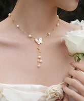 Collar moderno con colgante de borla de mariposa y perla de aleación de plata esterlina blanca