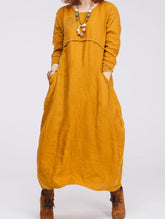 Kleid mit Blumenstickerei, hoher Taille, Tasche vorne und Spleiß