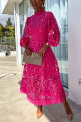 Meridress Mittellanges Kleid mit Stehkragen und Puffärmeln, Spitze und Aussparungen