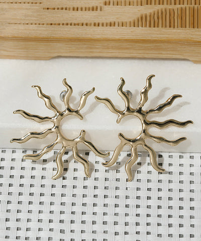 Oversize Gold Copper Alloy Sun Stud Earrings Oversize Gold Copper Alloy Sun Stud Earrings