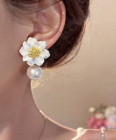 Original Design White Acrylic Alloy Floral Pearl Stud Earrings Original Design White Acrylic Alloy Floral Pearl Stud Earrings