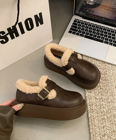 Schwarze Loafer mit Splicing-Plateau und flauschigem Wollfutter  Schwarze Loafer mit Splicing-Plateau und flauschigem Wollfutter