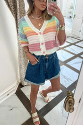 Suéter de punto acanalado a rayas con cuello en V y botones