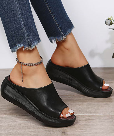 Sandalias blancas de cuña con punta abierta y estilo sencillo  Sandalias blancas de cuña con punta abierta y estilo sencillo