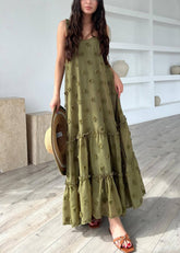 Armeegrünes Blumenkleid aus Baumwolle mit Spaghettiträgern und Rüschen