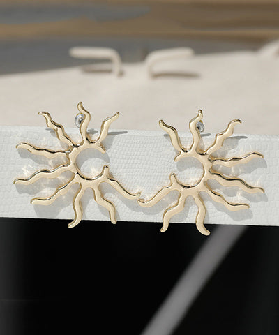 Oversize Gold Copper Alloy Sun Stud Earrings Oversize Gold Copper Alloy Sun Stud Earrings