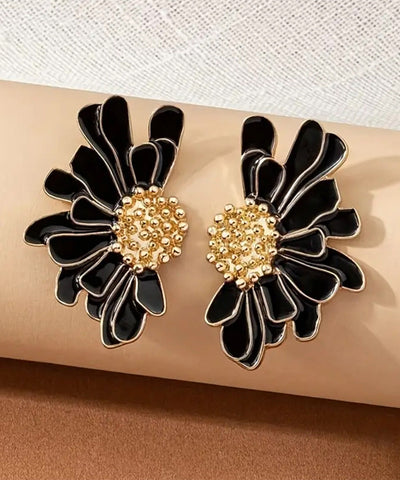 Oversize Black Sterling Silver Alloy Little Daisy Stud Earrings Oversize Black Sterling Silver Alloy Little Daisy Stud Earrings