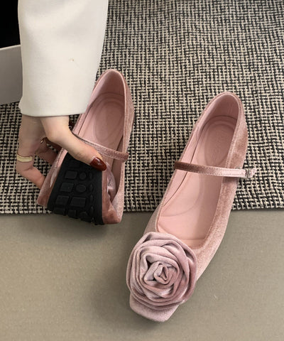 Französische Blumen-Schnürschuhe mit Spleißen, flache Füße, rosa Velours  Französische Blumen-Schnürschuhe mit Spleißen, flache Füße, rosa Velours