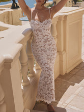 Vestido midi elegante, sexy, de encaje con cuello halter y transparencias