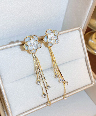 Pendientes colgantes con borlas de camelia y circonitas de aleación de cobre y oro de moda  Pendientes colgantes con borlas de camelia y circonitas de aleación de cobre y oro de moda
