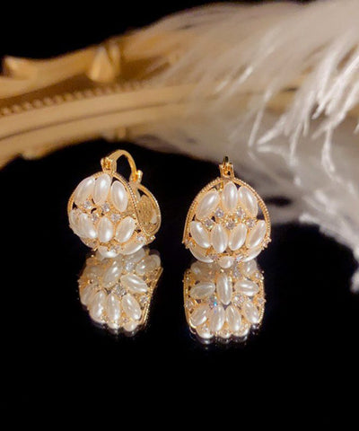 Pendientes de aro con diseño de cesta de flores, perla, circonita y cobre dorados a la moda  Pendientes de aro con diseño de cesta de flores, perla, circonita y cobre dorados a la moda