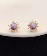 Pendientes de botón con diseño floral de perla dorada en plata de ley morada