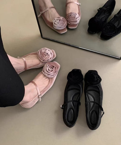 Französische Blumen-Schnürschuhe mit Spleißen, flache Füße, rosa Velours  Französische Blumen-Schnürschuhe mit Spleißen, flache Füße, rosa Velours