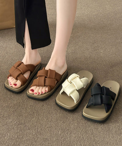 Sandalias de plataforma francesa beige con punta abierta  Sandalias de plataforma francesa beige con punta abierta