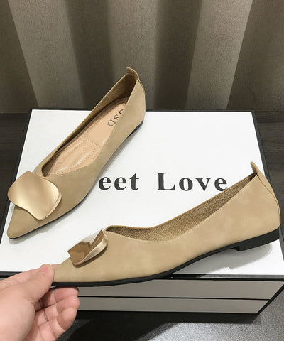 Zapatos planos con diseño de boutique, de piel sintética color caqui y punta puntiaguda con lentejuelas  Zapatos planos con diseño de boutique, de piel sintética color caqui y punta puntiaguda con lentejuelas