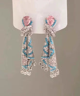 Moderne Ohrringe mit Regenbogen-Quaste aus Seide und Zirkonia