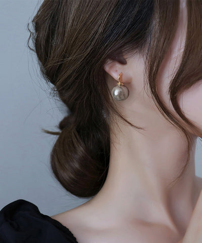 Pendientes de perla con sobredorado de cobre dorado de moda  Pendientes de perla con sobredorado de cobre dorado de moda