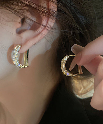 Pendientes de aro tipo D con circonitas de aleación de cobre y oro de moda  Pendientes de aro tipo D con circonitas de aleación de cobre y oro de moda