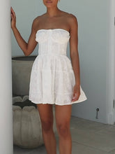 Besonderes Urlaubs-Minikleid aus Spitze