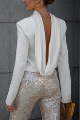 Secret of Elegance – Drapierte Bluse mit Satin-Rückenkette und Wasserfallausschnitt