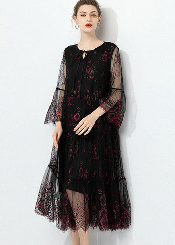 Vestido de verano de tul con retazos de encaje calado y cuello redondo negro a la moda  Vestido de verano de tul con retazos de encaje calado y cuello redondo negro a la moda