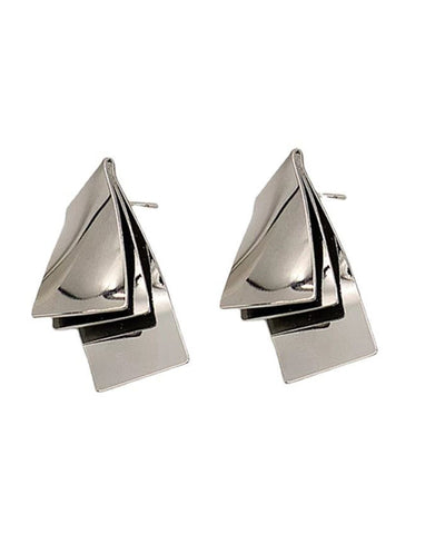 Pendientes de chapa metálica retorcida con diseño de nicho geométricos sencillos  Pendientes de chapa metálica retorcida con diseño de nicho geométricos sencillos