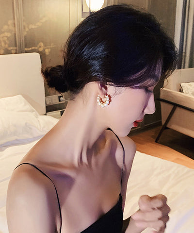 Modern White Copper Alloy Pearl Hoop Earrings Modern White Copper Alloy Pearl Hoop Earrings