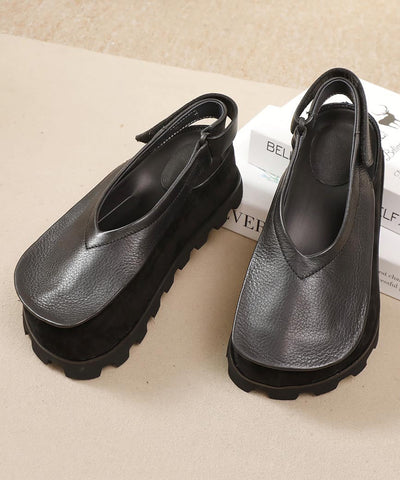 Zapatos planos de plataforma con diseño original, hechos a mano, de color marrón.  Zapatos planos de plataforma con diseño original, hechos a mano, de color marrón.