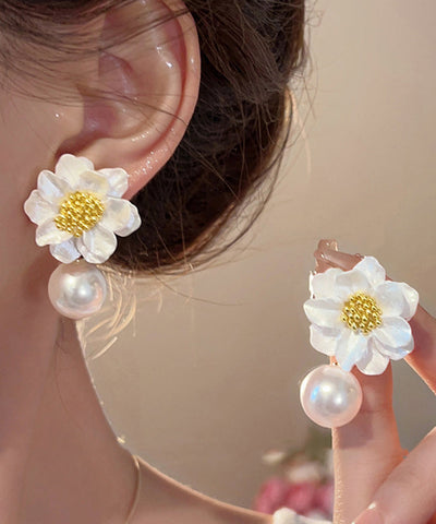 Original Design White Acrylic Alloy Floral Pearl Stud Earrings Original Design White Acrylic Alloy Floral Pearl Stud Earrings