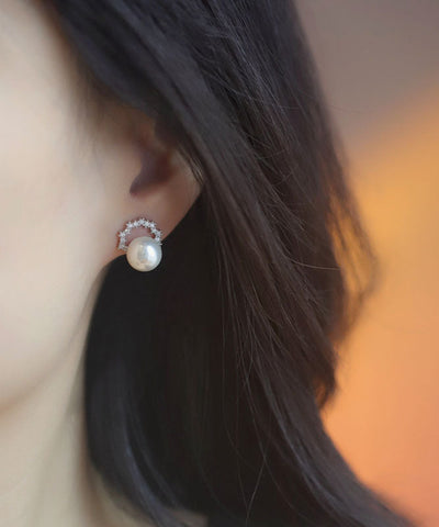 Pendientes de aro con perla de cobre blanco y circonitas  Pendientes de aro con perla de cobre blanco y circonitas
