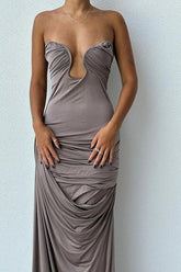 Elegantes trägerloses Kleid