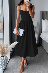 Vestido midi de corte A con tirantes finos y cintura alta