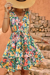 Ärmelloses Minikleid mit Blumenmuster, V-Ausschnitt, Schnürung und mehrlagigem Saum