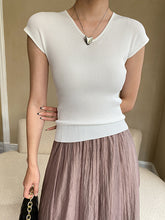 Camisetas ajustadas de manga corta con cuello en V en color liso