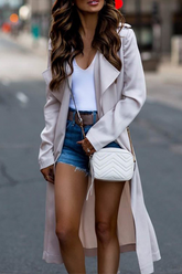 Modische, elegante Oberbekleidung mit Umlegekragen