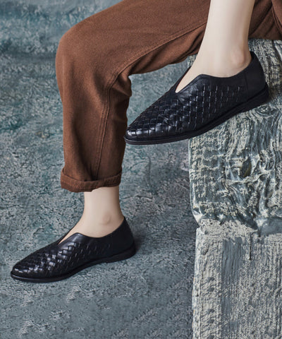 Zapatos planos color café con punta puntiaguda de piel de vacuno estilo retro  Zapatos planos color café con punta puntiaguda de piel de vacuno estilo retro