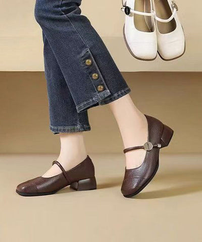 Nuevos mocasines de piel sintética marrón con correa de hebilla empalmada  Nuevos mocasines de piel sintética marrón con correa de hebilla empalmada