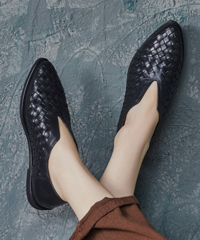 Zapatos planos color café con punta puntiaguda de piel de vacuno estilo retro  Zapatos planos color café con punta puntiaguda de piel de vacuno estilo retro