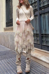 Suéter corto ajustado de cuello alto y cable