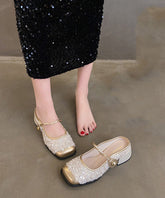 Moderne Beige Sandalen mit Pailletten und Schnallenriemen