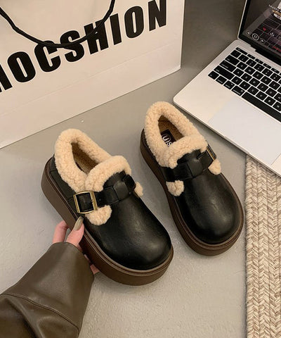 Schwarze Loafer mit Splicing-Plateau und flauschigem Wollfutter  Schwarze Loafer mit Splicing-Plateau und flauschigem Wollfutter