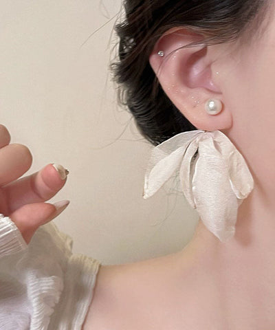 Handmade White Tulle Petalage Pearl Drop Earrings Handmade White Tulle Petalage Pearl Drop Earrings