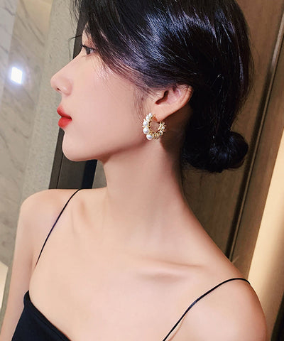 Modern White Copper Alloy Pearl Hoop Earrings Modern White Copper Alloy Pearl Hoop Earrings