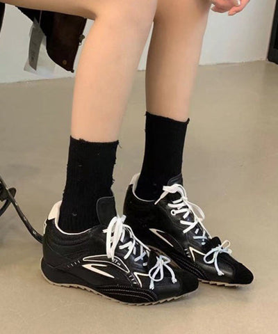 Zapatos deportivos de moda con cordones y punta puntiaguda de piel sintética plateada  Zapatos deportivos de moda con cordones y punta puntiaguda de piel sintética plateada