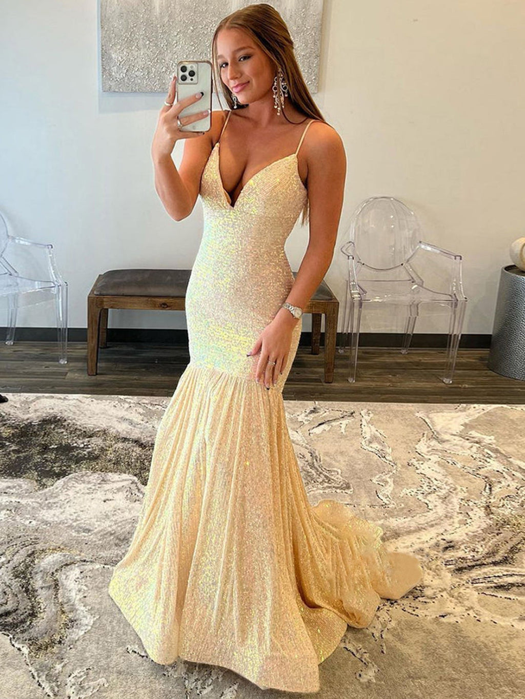 Meerjungfrauen-Abendkleid in Orange mit V-Ausschnitt und Pailletten
